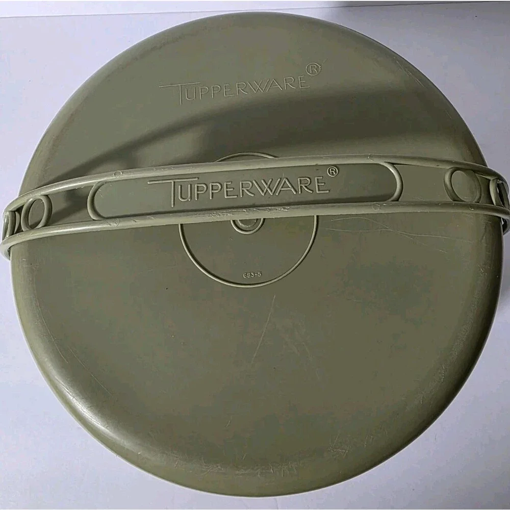 Tupperware Cake Taker Avocado Green Sunburst Cake Carrier 683-2 684-2 624-3 USA